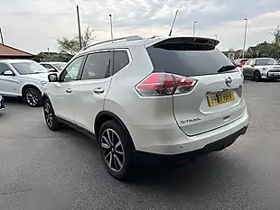 Used 2017 Nissan X-Trail N-Vision White - Interior and Exterior details 5