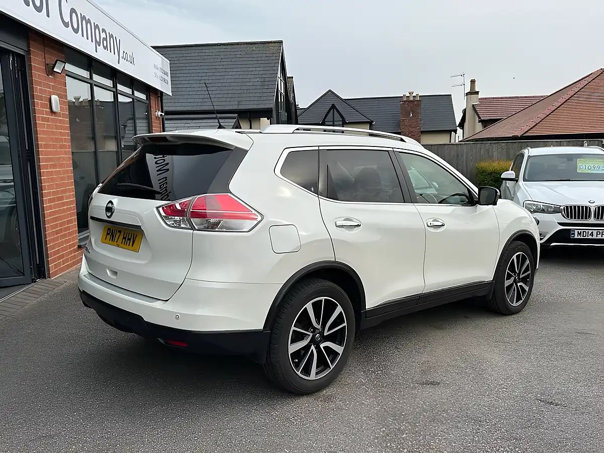 Used 2017 Nissan X-Trail N-Vision White - Interior and Exterior details 7