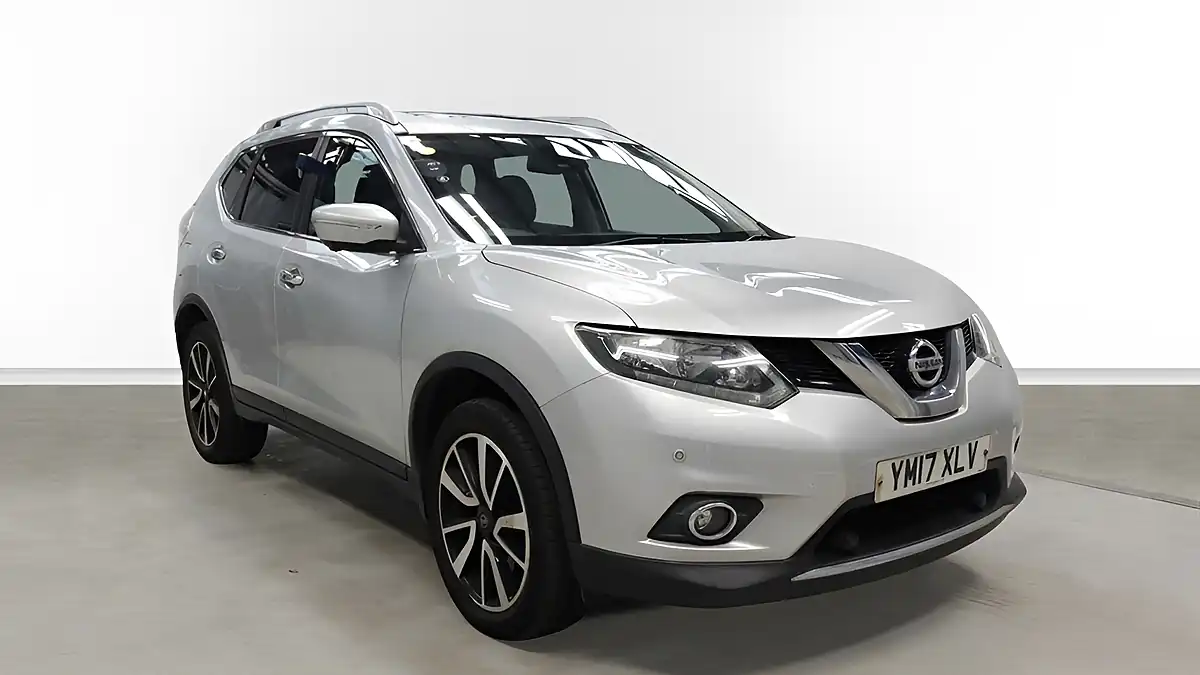 Used 2017 Nissan X-Trail N-Vision Xtron Silver - Front View
