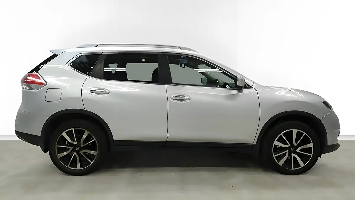Used 2017 Nissan X-Trail N-Vision Xtron Silver - Interior and Exterior details 5