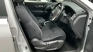 Used 2017 Nissan X-Trail N-Vision Xtron Silver - Interior and Exterior details 8