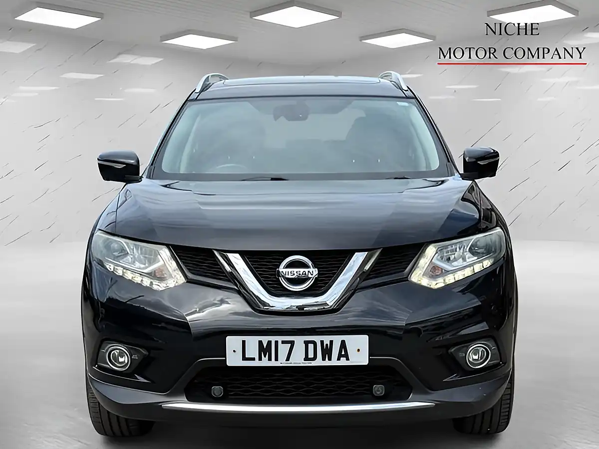 Used 2017 Nissan X-Trail Tekna Black - Front View