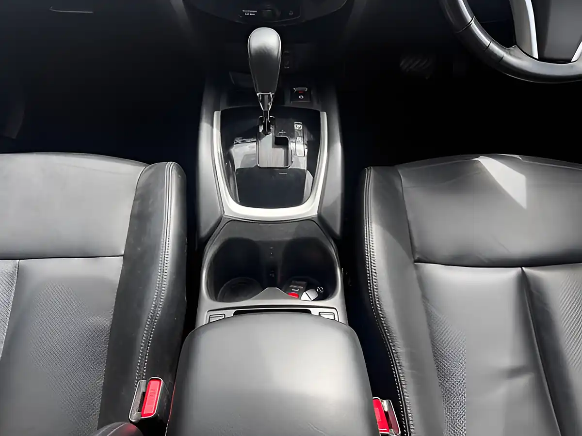 Used 2017 Nissan X-Trail Tekna Black - Interior and Exterior details 12