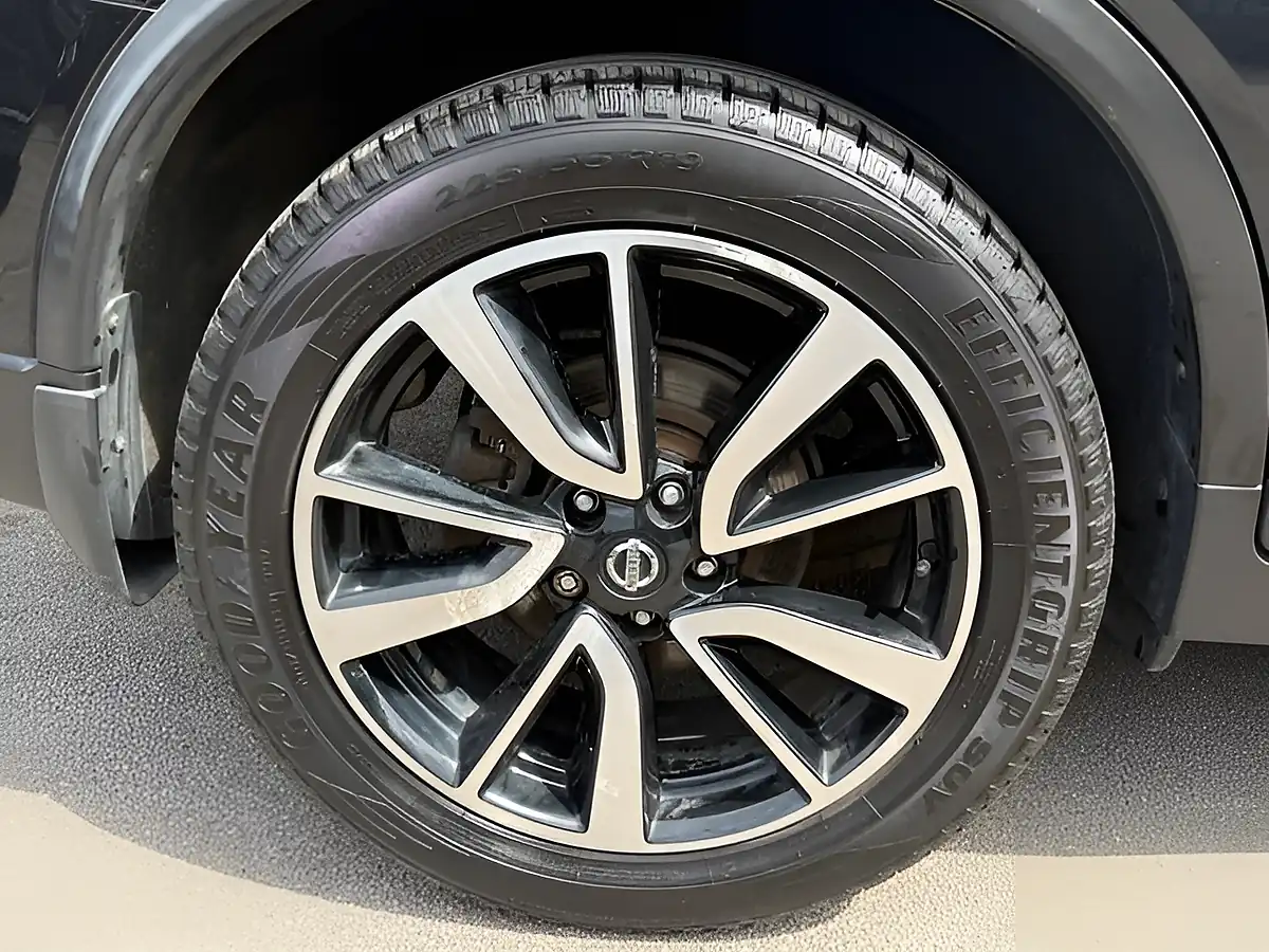 Used 2017 Nissan X-Trail Tekna Black - Interior and Exterior details 19