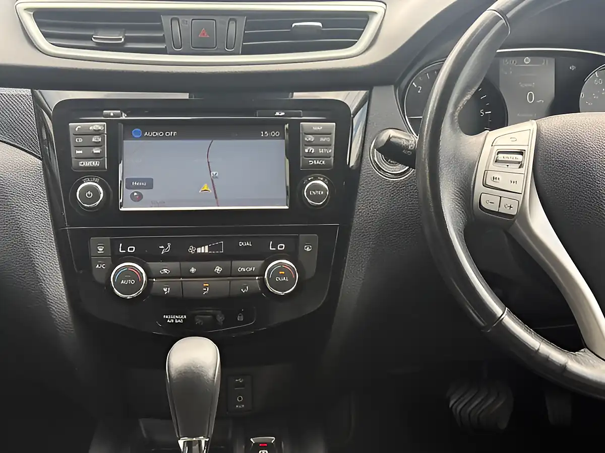 Used 2017 Nissan X-Trail Tekna Black - Interior and Exterior details 9