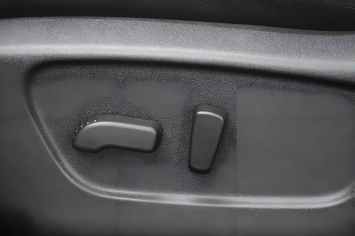 Used 2017 Nissan X-Trail Tekna Black - Interior and Exterior details 14