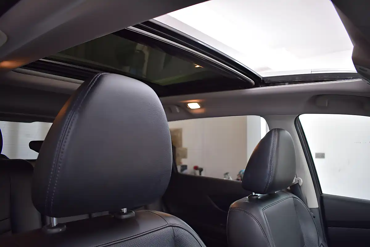 Used 2017 Nissan X-Trail Tekna Black - Interior and Exterior details 8