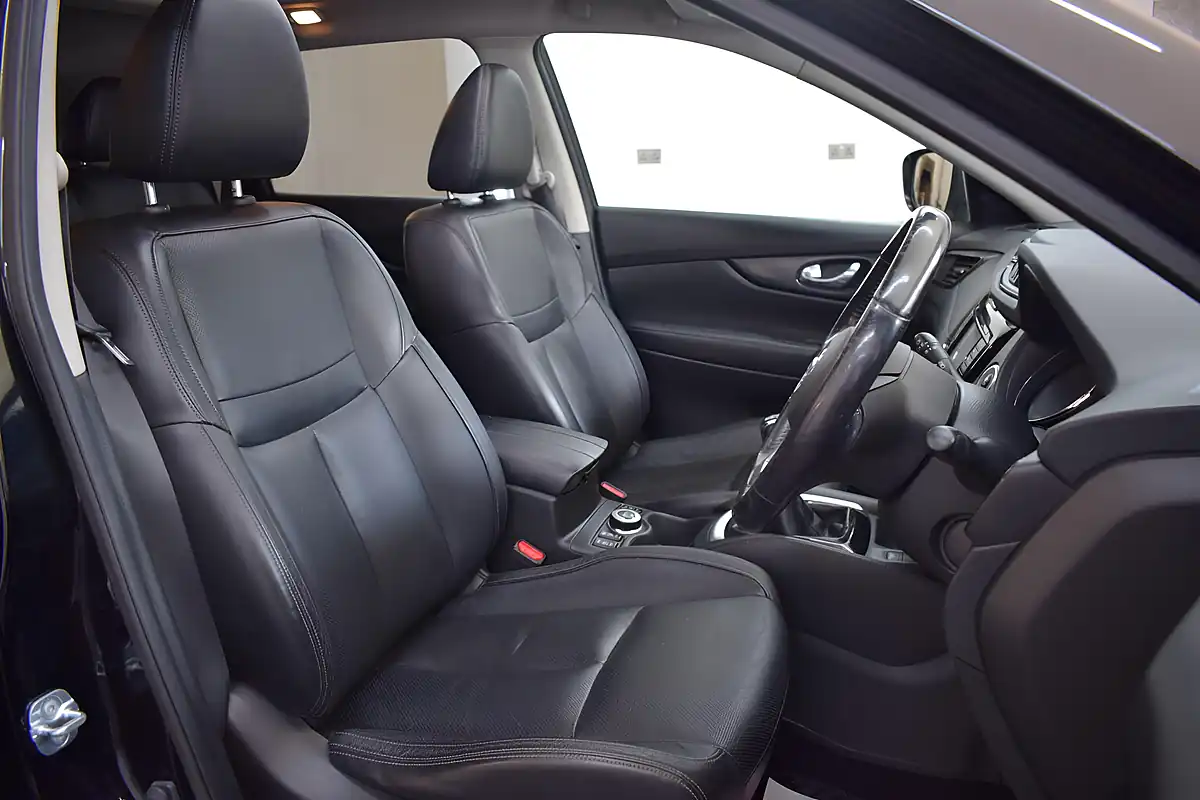 Used 2017 Nissan X-Trail Tekna Black - Interior and Exterior details 9
