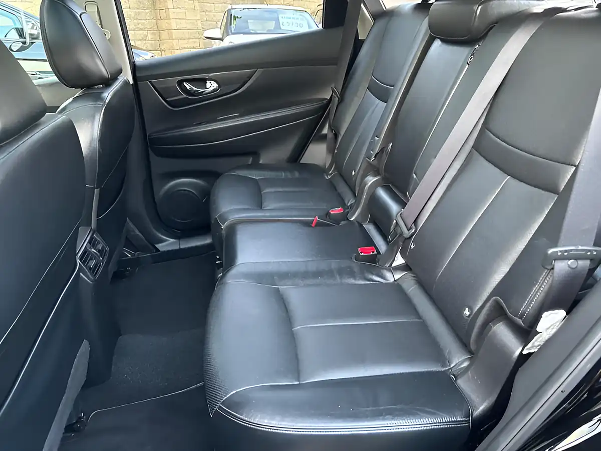 Used 2017 Nissan X-Trail Tekna Black - Interior and Exterior details 12
