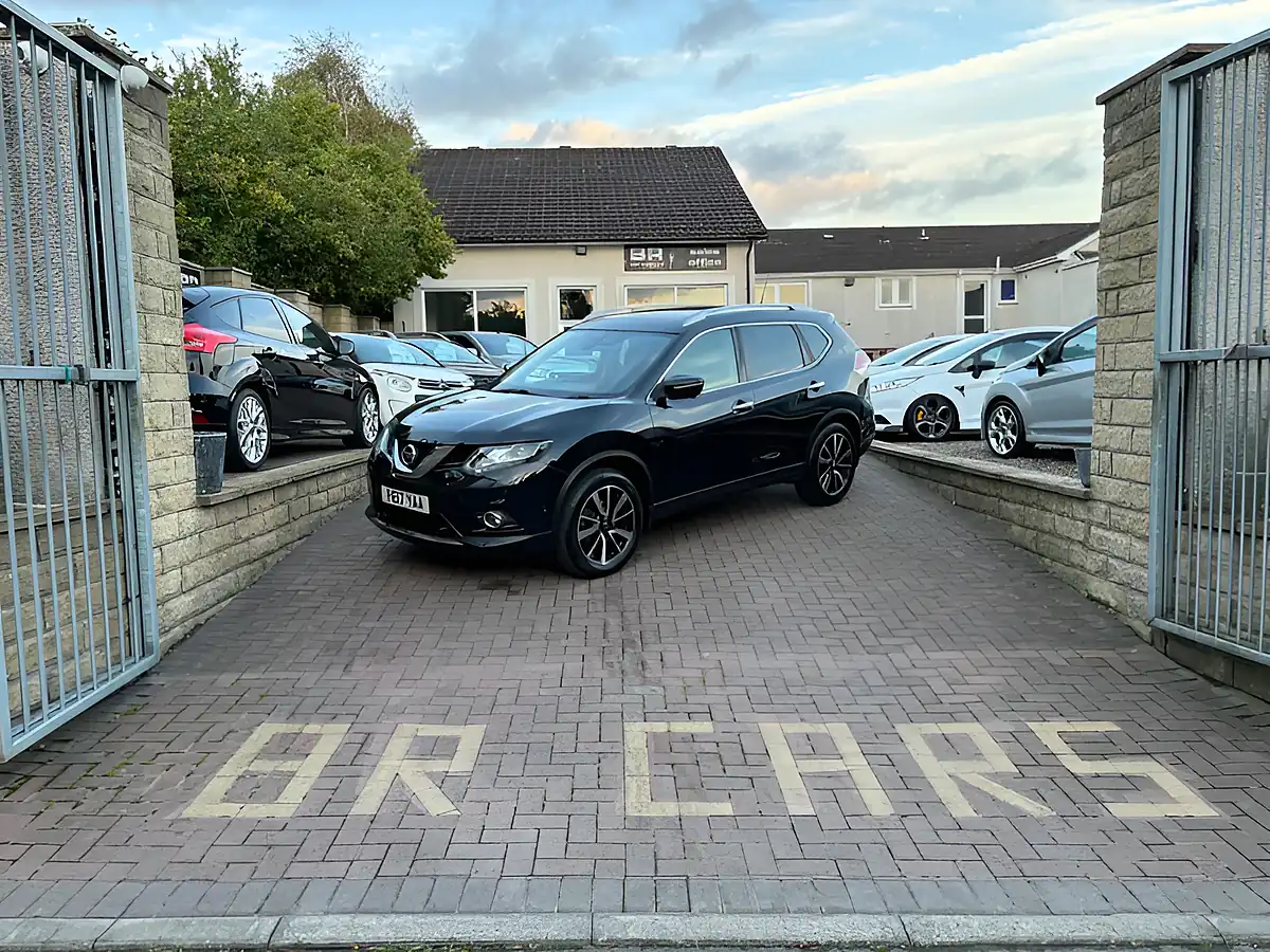 Used 2017 Nissan X-Trail Tekna Black - Interior and Exterior details 3