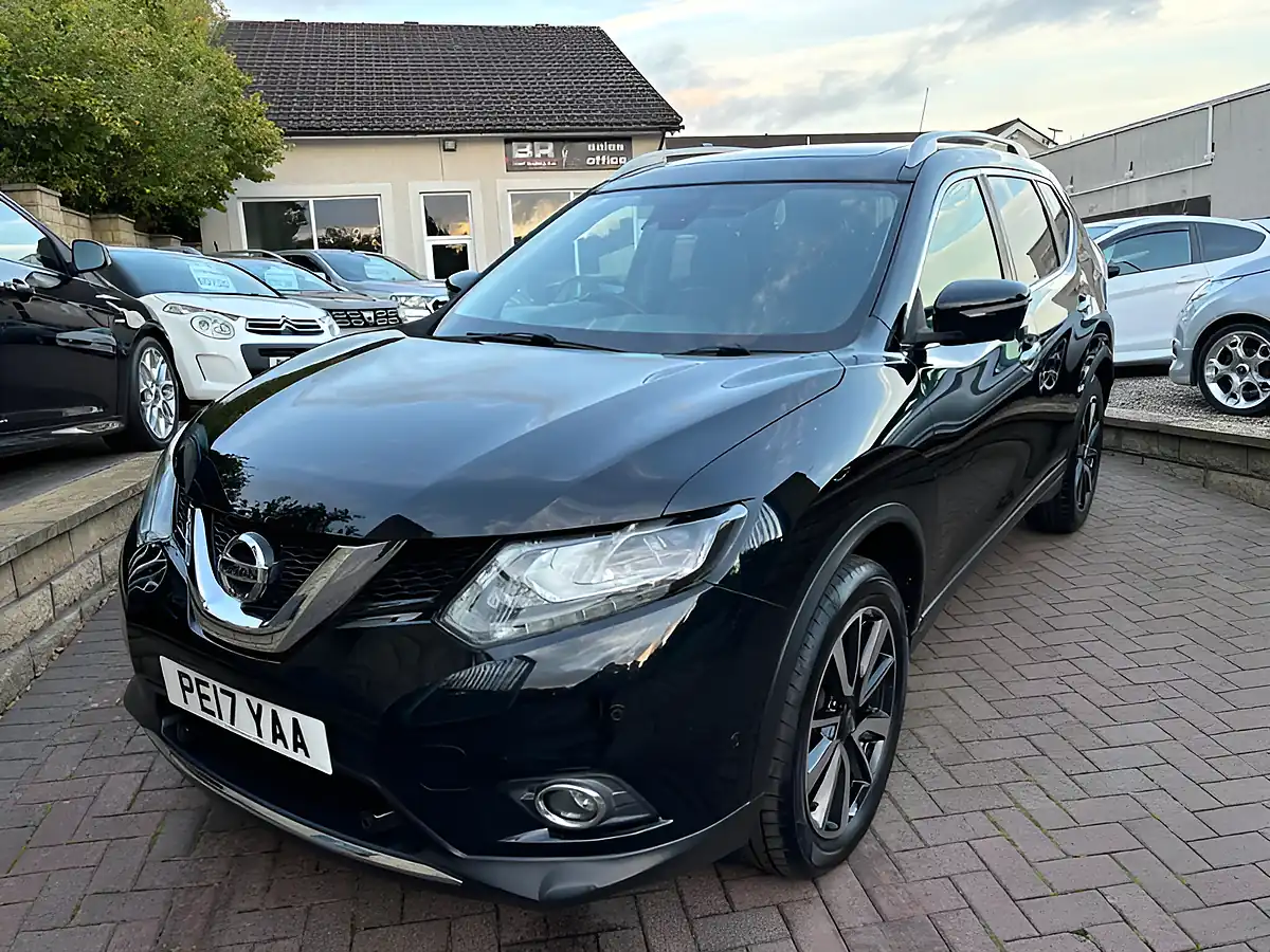 Used 2017 Nissan X-Trail Tekna Black - Interior and Exterior details 4