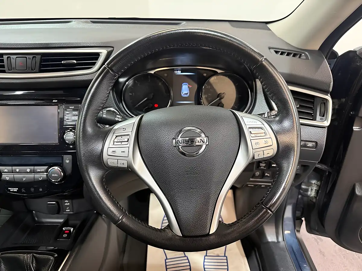 Used 2017 Nissan X-Trail Tekna Blue - Interior and Exterior details 15