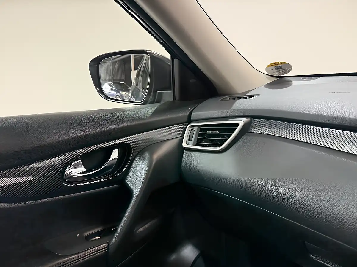 Used 2017 Nissan X-Trail Tekna Blue - Interior and Exterior details 17