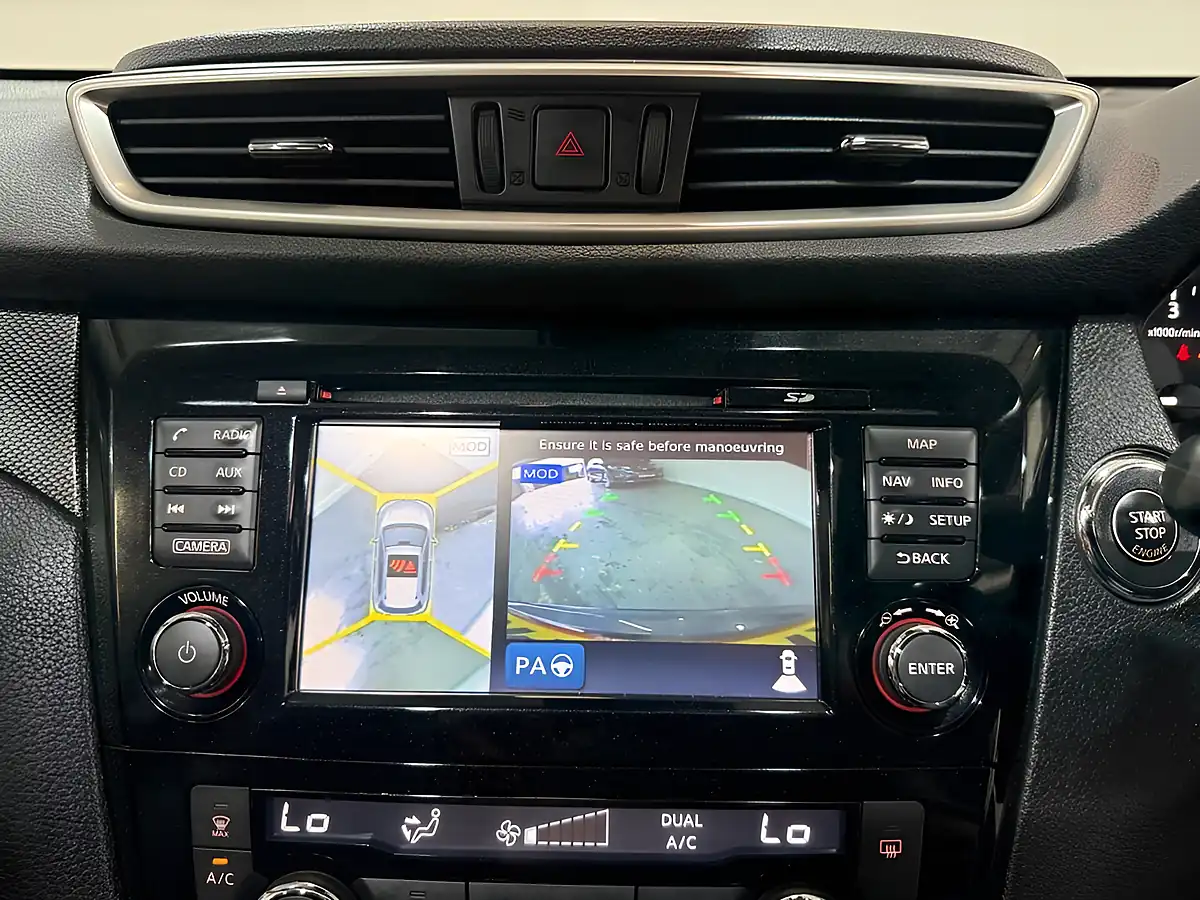 Used 2017 Nissan X-Trail Tekna Blue - Interior and Exterior details 20