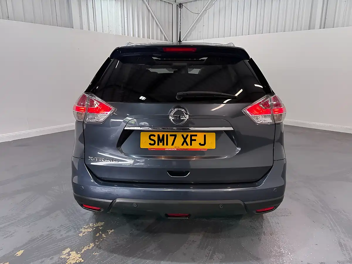 Used 2017 Nissan X-Trail Tekna Blue - Interior and Exterior details 9