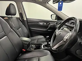 Used 2017 Nissan X-Trail Tekna Blue - Interior and Exterior details 10