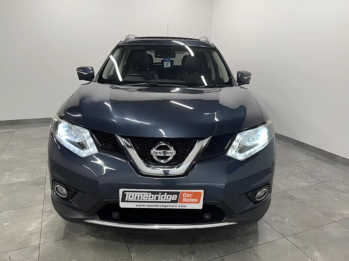 Used 2017 Nissan X-Trail Tekna Blue - Interior and Exterior details 3