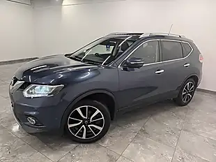 Used 2017 Nissan X-Trail Tekna Blue - Interior and Exterior details 4