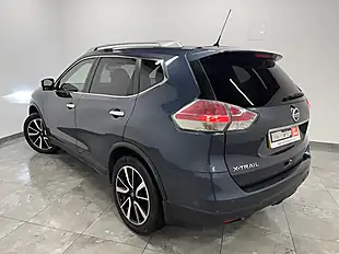 Used 2017 Nissan X-Trail Tekna Blue - Interior and Exterior details 5