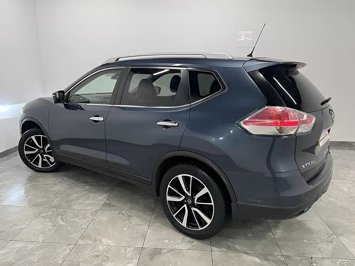 Used 2017 Nissan X-Trail Tekna Blue - Interior and Exterior details 6