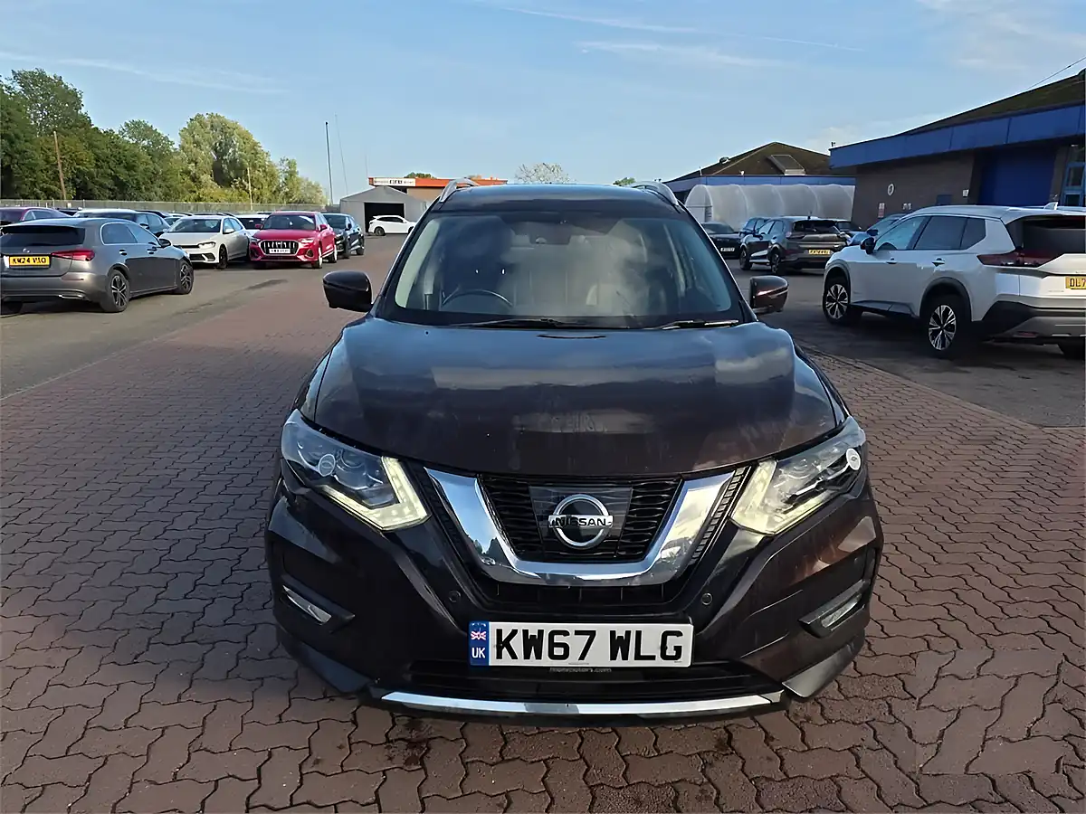 Used 2017 Nissan X-Trail Tekna Bronze - Interior and Exterior details 6