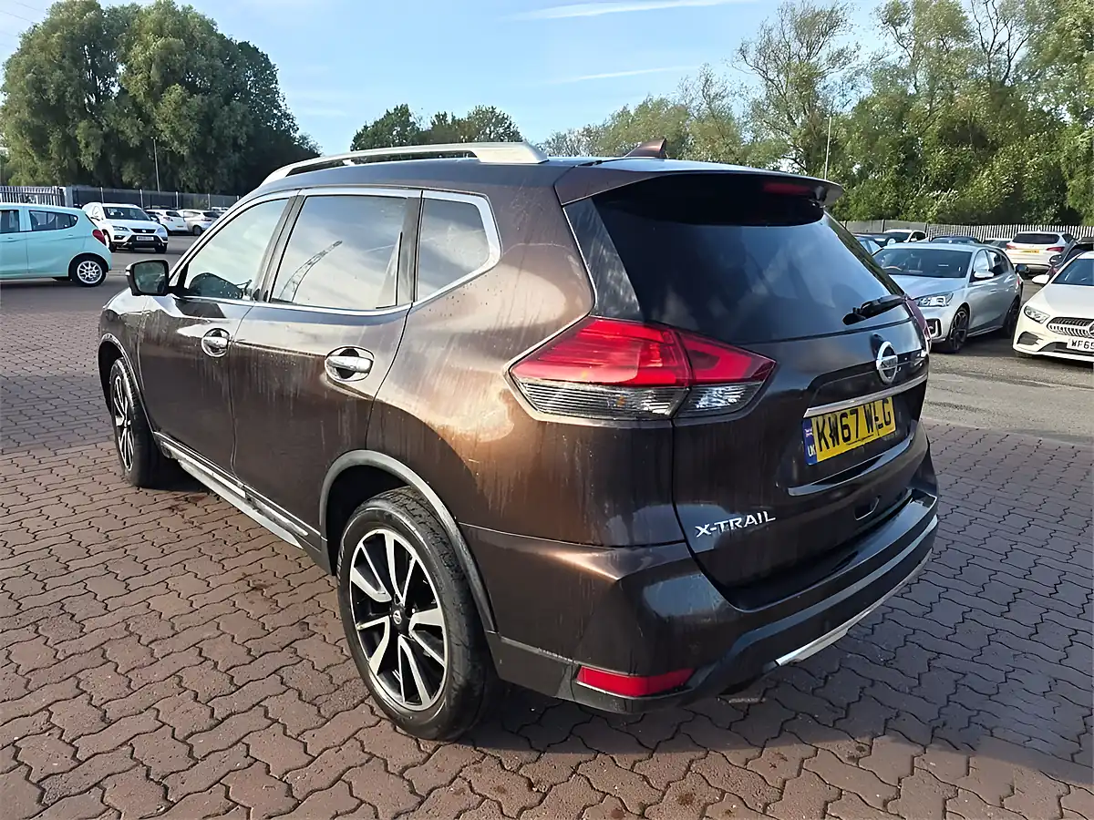 Used 2017 Nissan X-Trail Tekna Bronze - Interior and Exterior details 8