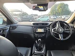 Used 2017 Nissan X-Trail Tekna Bronze - Interior and Exterior details 9