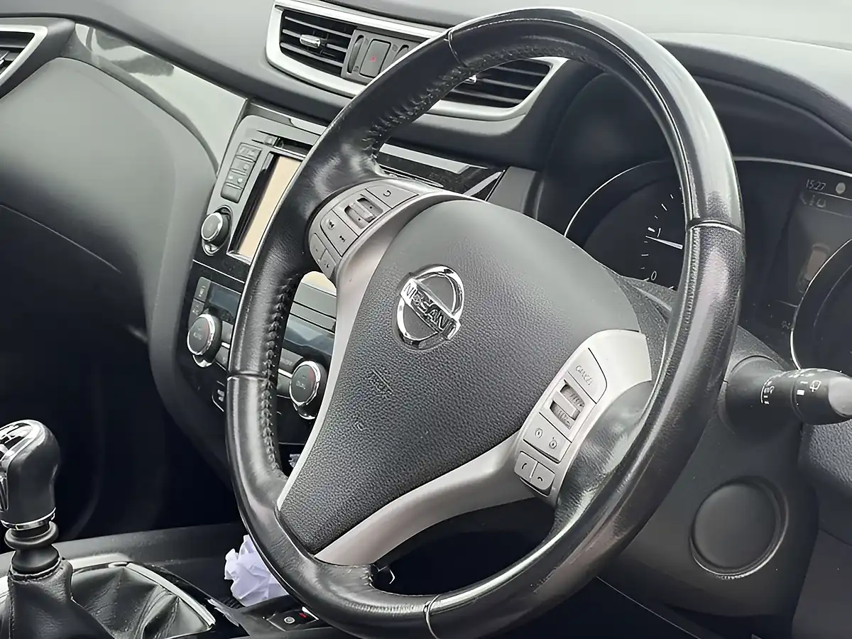 Used 2017 Nissan X-Trail Tekna Copper Blaze - Interior and Exterior details 10