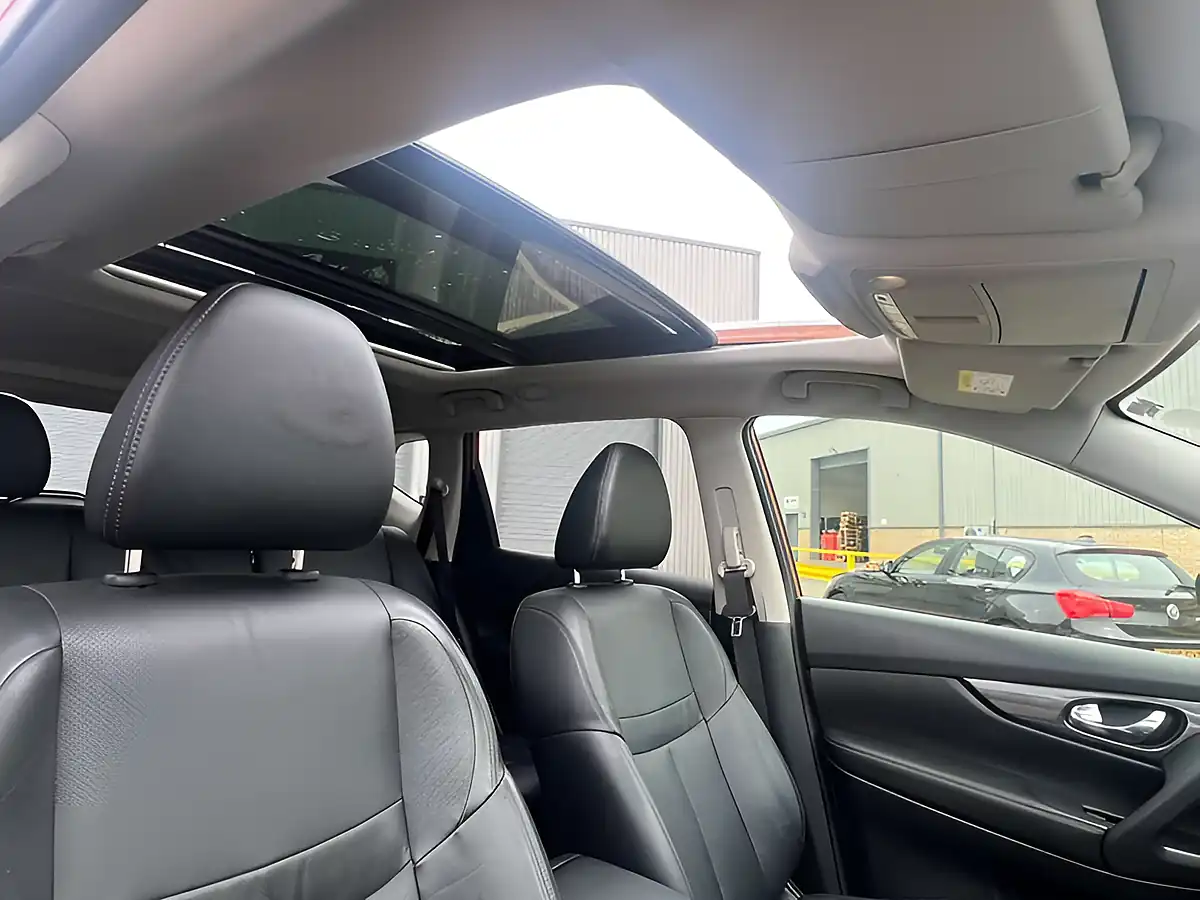 Used 2017 Nissan X-Trail Tekna Copper Blaze - Interior and Exterior details 16