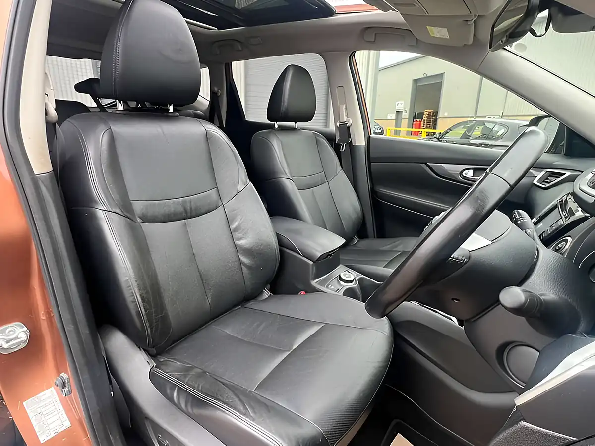 Used 2017 Nissan X-Trail Tekna Copper Blaze - Interior and Exterior details 8