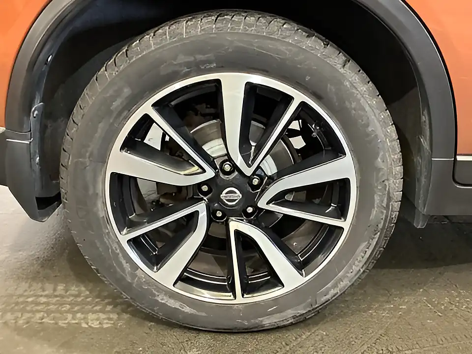 Used 2017 Nissan X-Trail Tekna Copper Blaze - Interior and Exterior details 14
