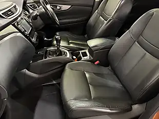 Used 2017 Nissan X-Trail Tekna Copper Blaze - Interior and Exterior details 16