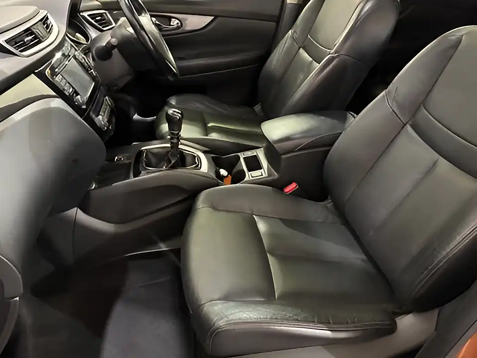 Used 2017 Nissan X-Trail Tekna Copper Blaze - Interior and Exterior details 16