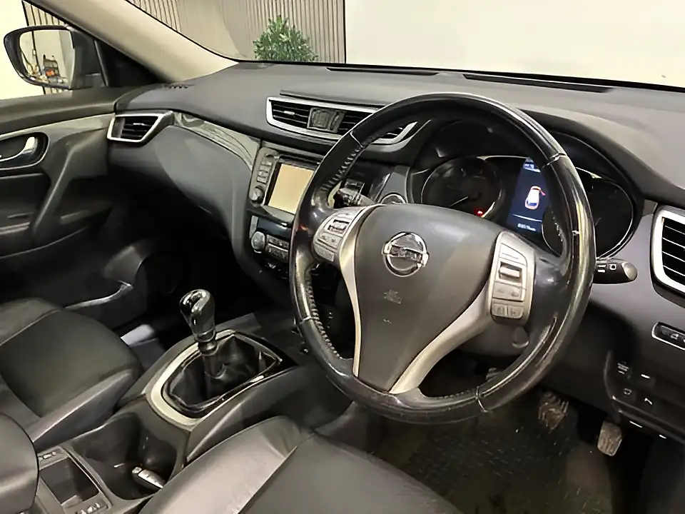 Used 2017 Nissan X-Trail Tekna Copper Blaze - Interior and Exterior details 3