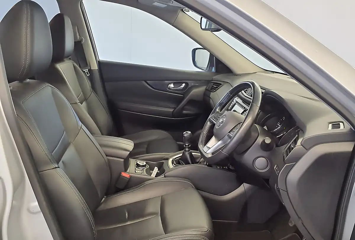 Used 2017 Nissan X-Trail Tekna Edition Silver - Interior and Exterior details 2