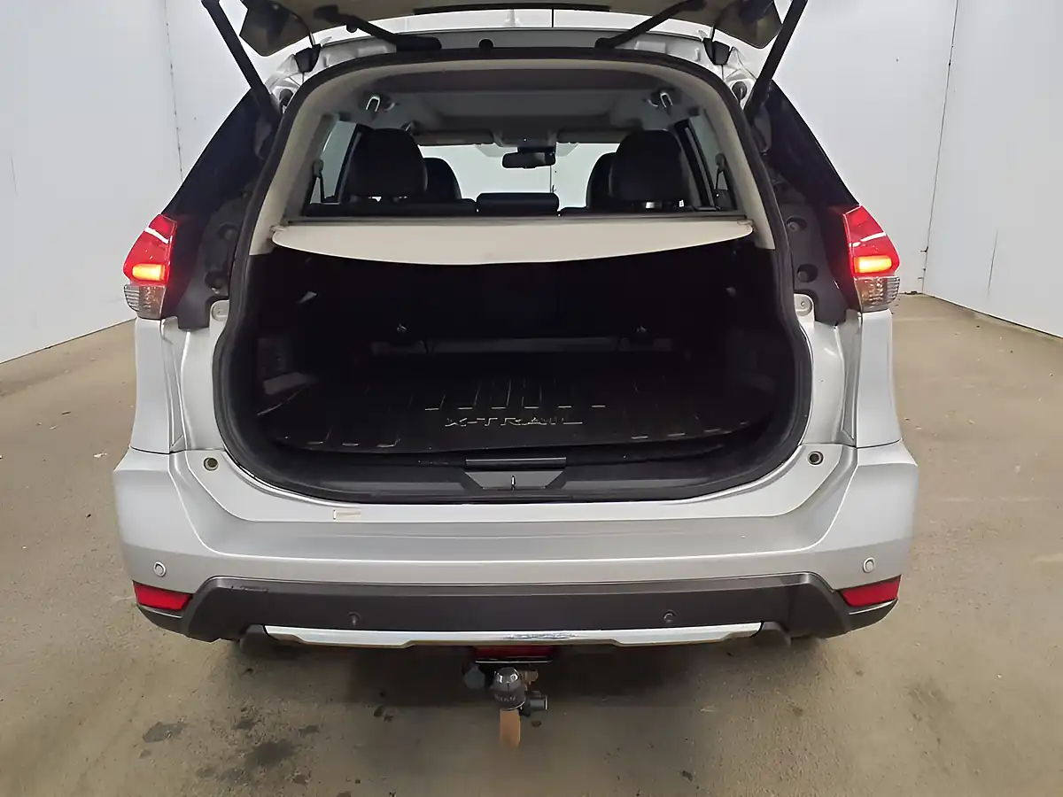 Used 2017 Nissan X-Trail Tekna Edition Silver - Interior and Exterior details 6