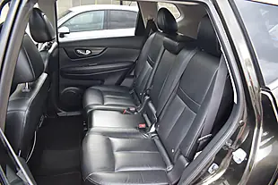 Used 2017 Nissan X-Trail Tekna Green - Interior and Exterior details 12