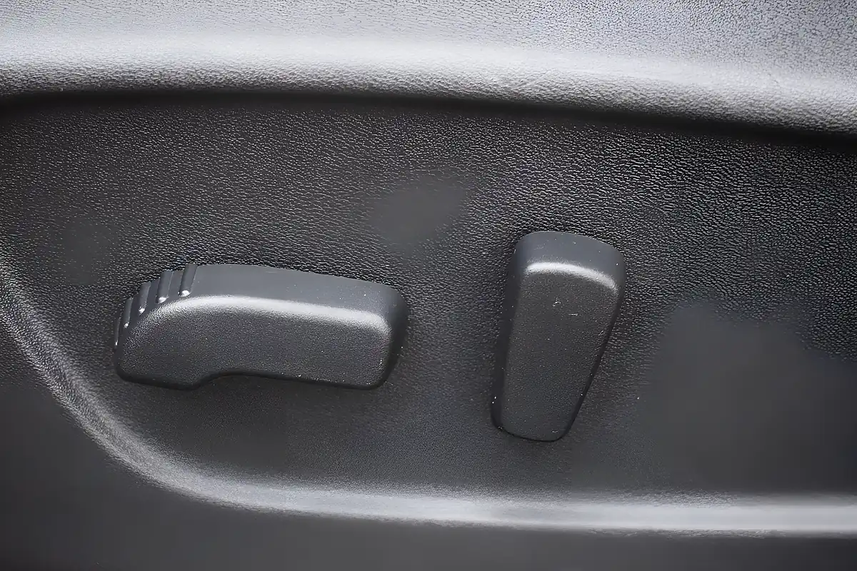 Used 2017 Nissan X-Trail Tekna Green - Interior and Exterior details 14