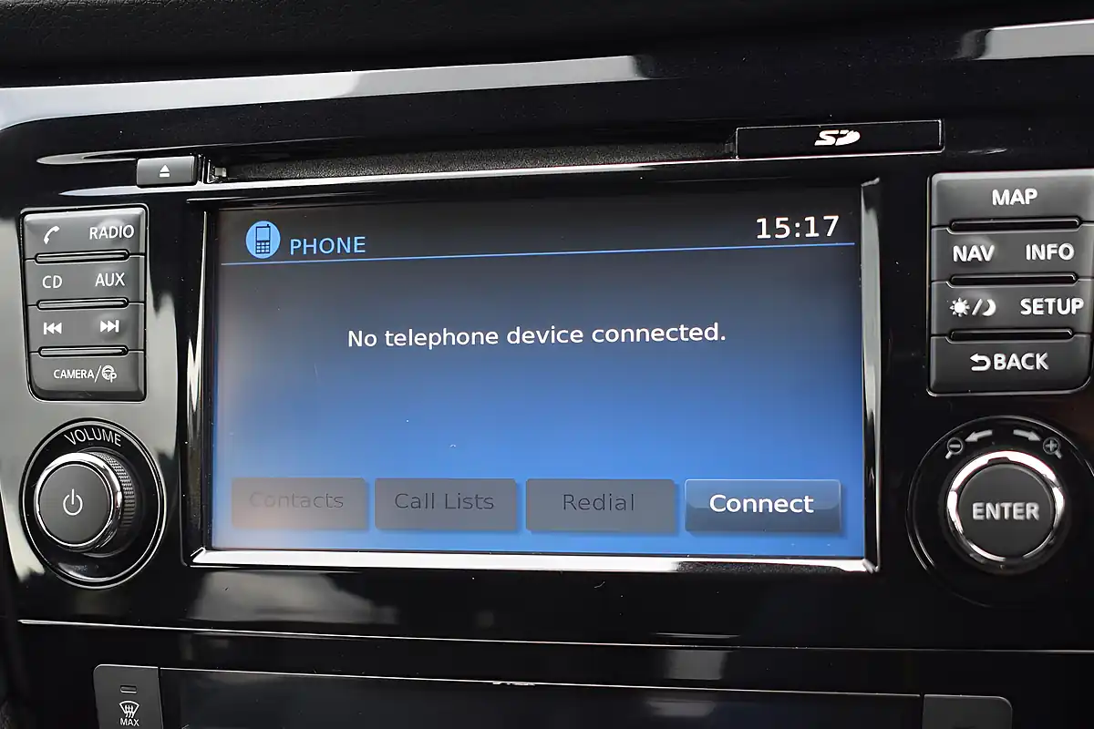 Used 2017 Nissan X-Trail Tekna Green - Interior and Exterior details 16