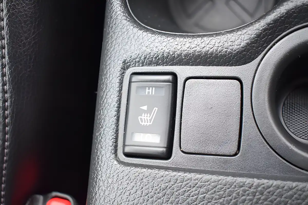 Used 2017 Nissan X-Trail Tekna Green - Interior and Exterior details 17