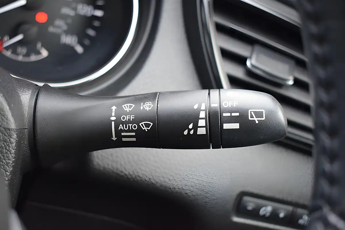 Used 2017 Nissan X-Trail Tekna Green - Interior and Exterior details 20