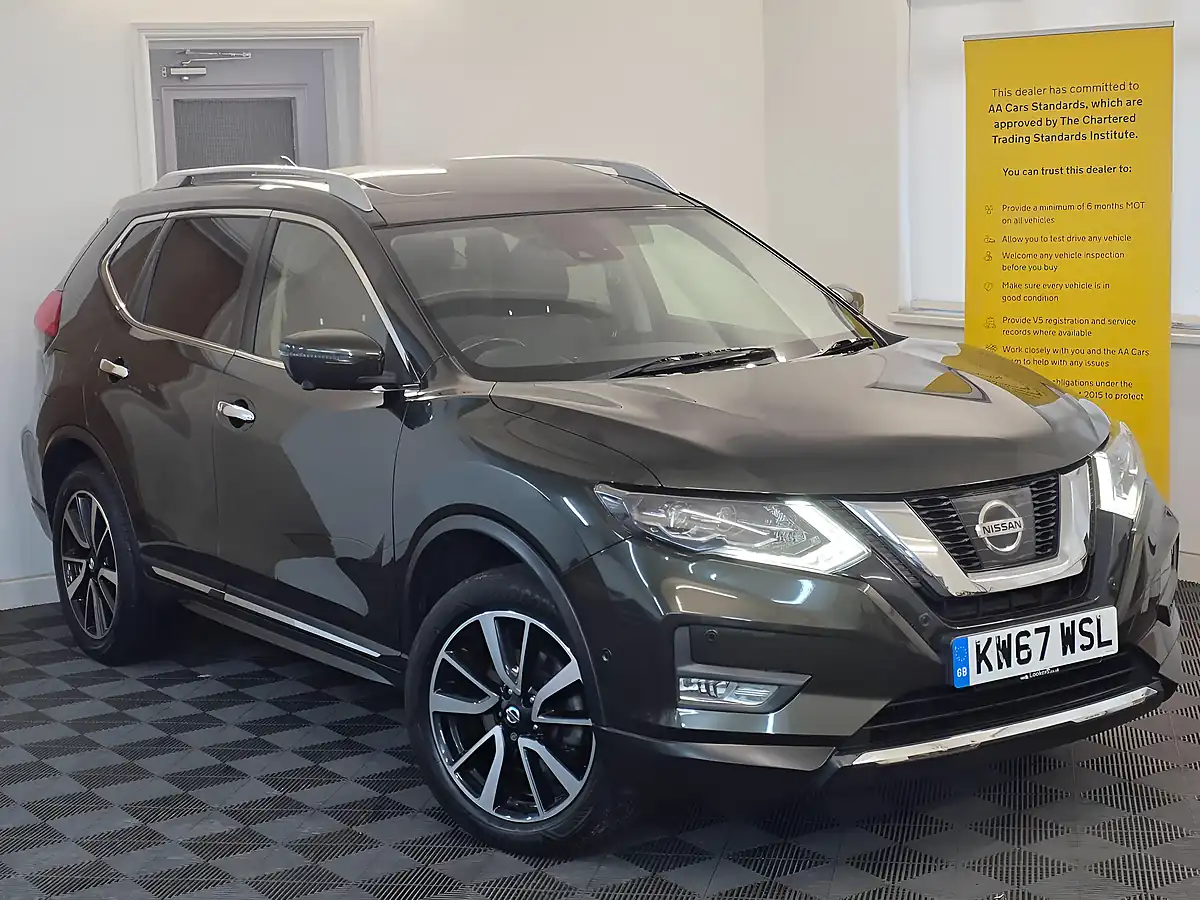 Used 2017 Nissan X-Trail Tekna Green - Interior and Exterior details 3