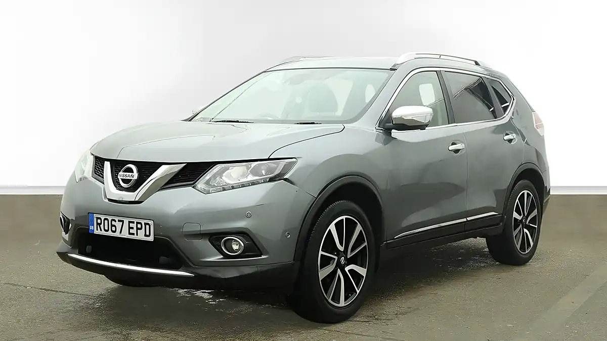 Used 2017 Nissan X-Trail Tekna Grey - Interior and Exterior details 2