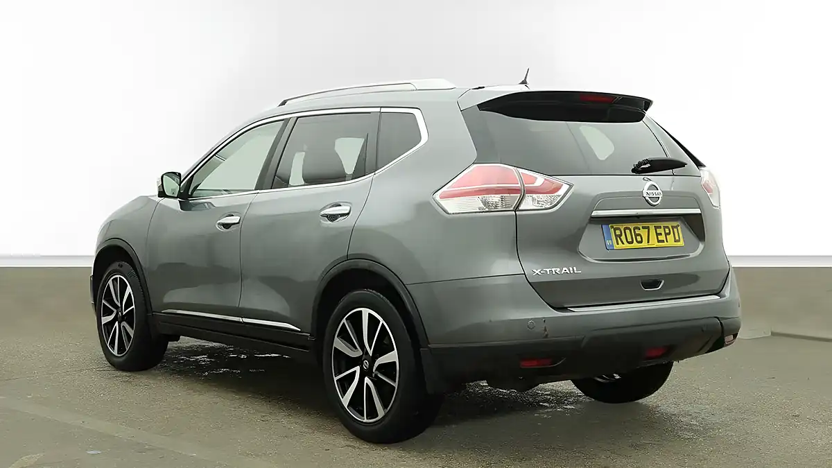 Used 2017 Nissan X-Trail Tekna Grey - Interior and Exterior details 3