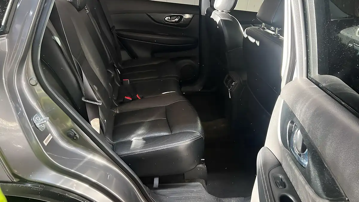 Used 2017 Nissan X-Trail Tekna Grey - Interior and Exterior details 7