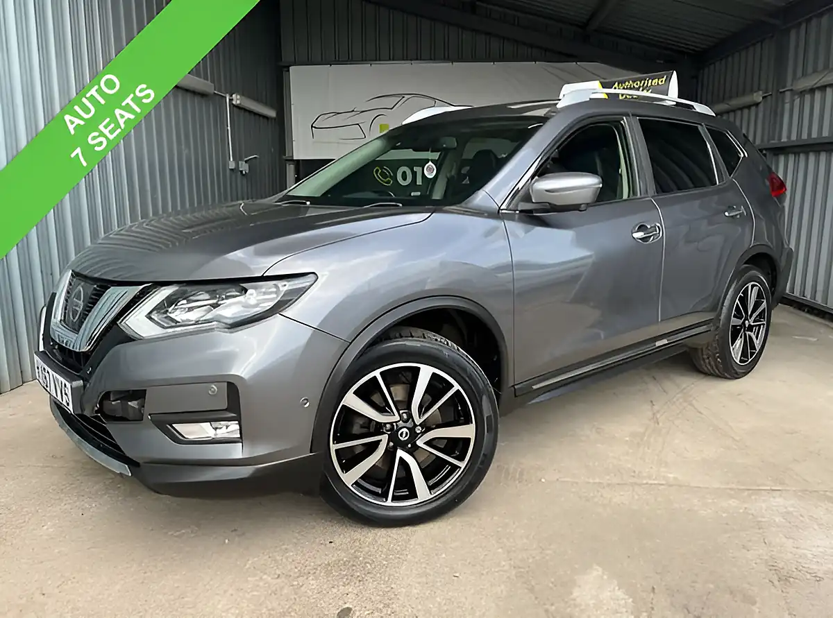 Used 2017 Nissan X-Trail Tekna Grey - Front View