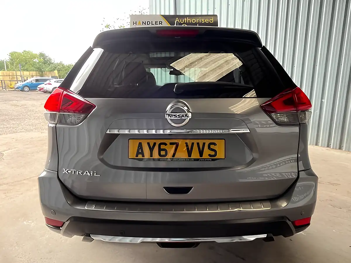 Used 2017 Nissan X-Trail Tekna Grey - Interior and Exterior details 13