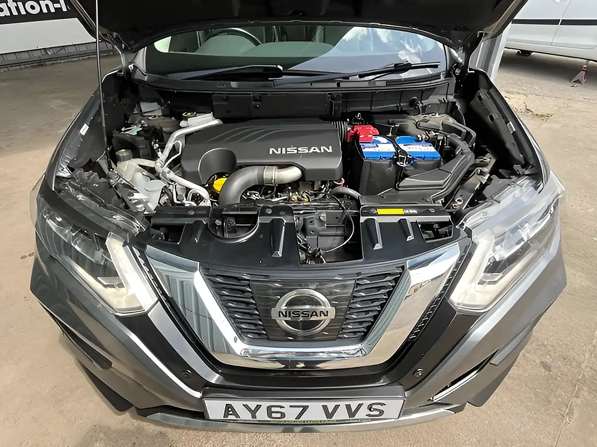 Used 2017 Nissan X-Trail Tekna Grey - Interior and Exterior details 14