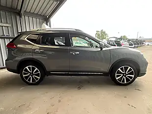 Used 2017 Nissan X-Trail Tekna Grey - Interior and Exterior details 8