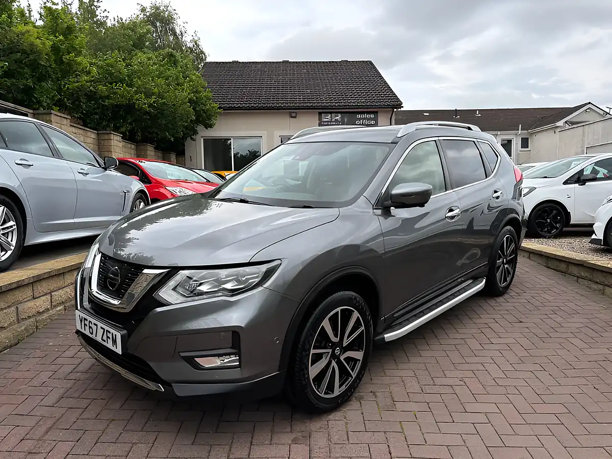 Used 2017 Nissan X-Trail Tekna Grey - Front View